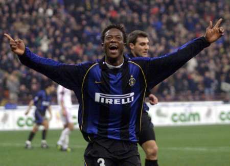 Kallon oslavuje svuj sedmy gol v letosni Serii A.